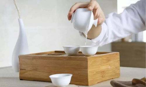 人生如茶，有苦痛才有馨香